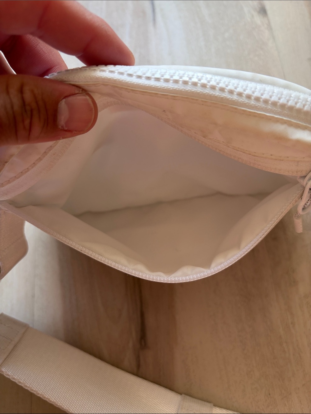 lululemon waist bag white silver decal - Picture 7 of 9